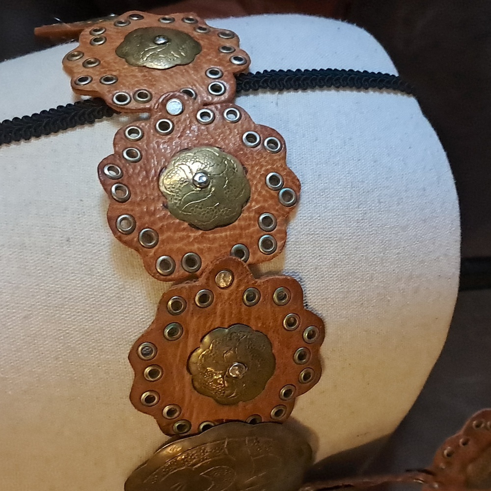 Brown Leather Western Concho Belt with Brass Medallions - Picture 3 of 8